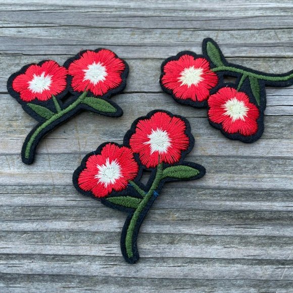 Red Flowers Patches Embroidery Applique Craft Clothes Iron on Patches lot of 3 - Picture 1 of 5